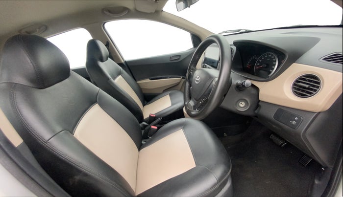 2016 Hyundai Grand i10 MAGNA AT 1.2 KAPPA VTVT, Petrol, Automatic, 64,815 km, Right Side Front Door Cabin