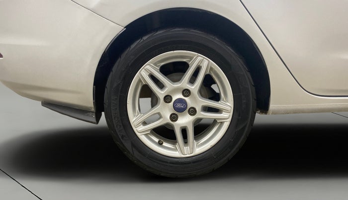 2015 Ford Fiesta TITANIUM DIESEL, Diesel, Manual, 1,35,590 km, Right Rear Wheel