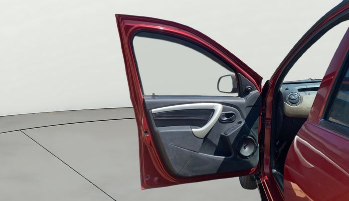 2014 Renault Duster 110 PS RXL ADVENTURE, Diesel, Manual, 1,09,872 km, LHS Front Door