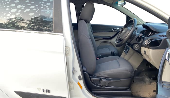 2019 Tata Tiago XZ PLUS PETROL, CNG, Manual, 1,02,379 km, Right Side Front Door Cabin
