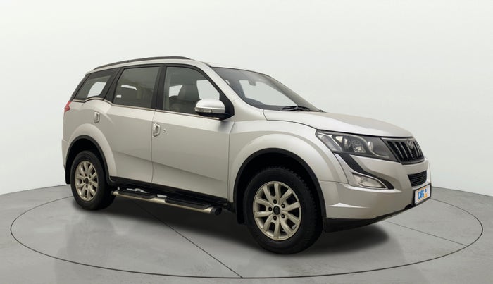 2015 Mahindra XUV500 W10, Diesel, Manual, 1,25,739 km, Right Front Diagonal