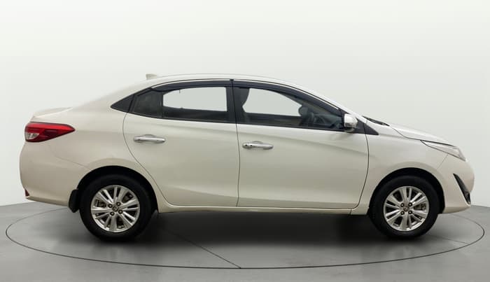 2018 Toyota YARIS VX MT, Petrol, Manual, 1,20,138 km, Right Side View