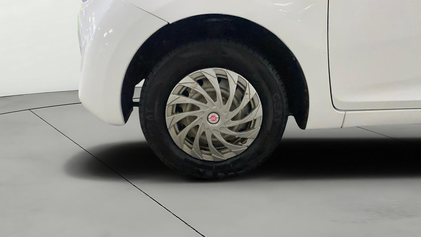 2013 Hyundai Eon ERA +, Petrol, Manual, 51,949 km, Left Front Wheel