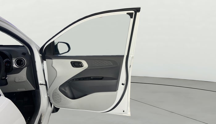 2025 Hyundai GRAND I10 NIOS MAGNA CORPORATE EDITION AMT 1.2 KAPPA VTVT, Petrol, Automatic, 2,349 km, RHS Front Door