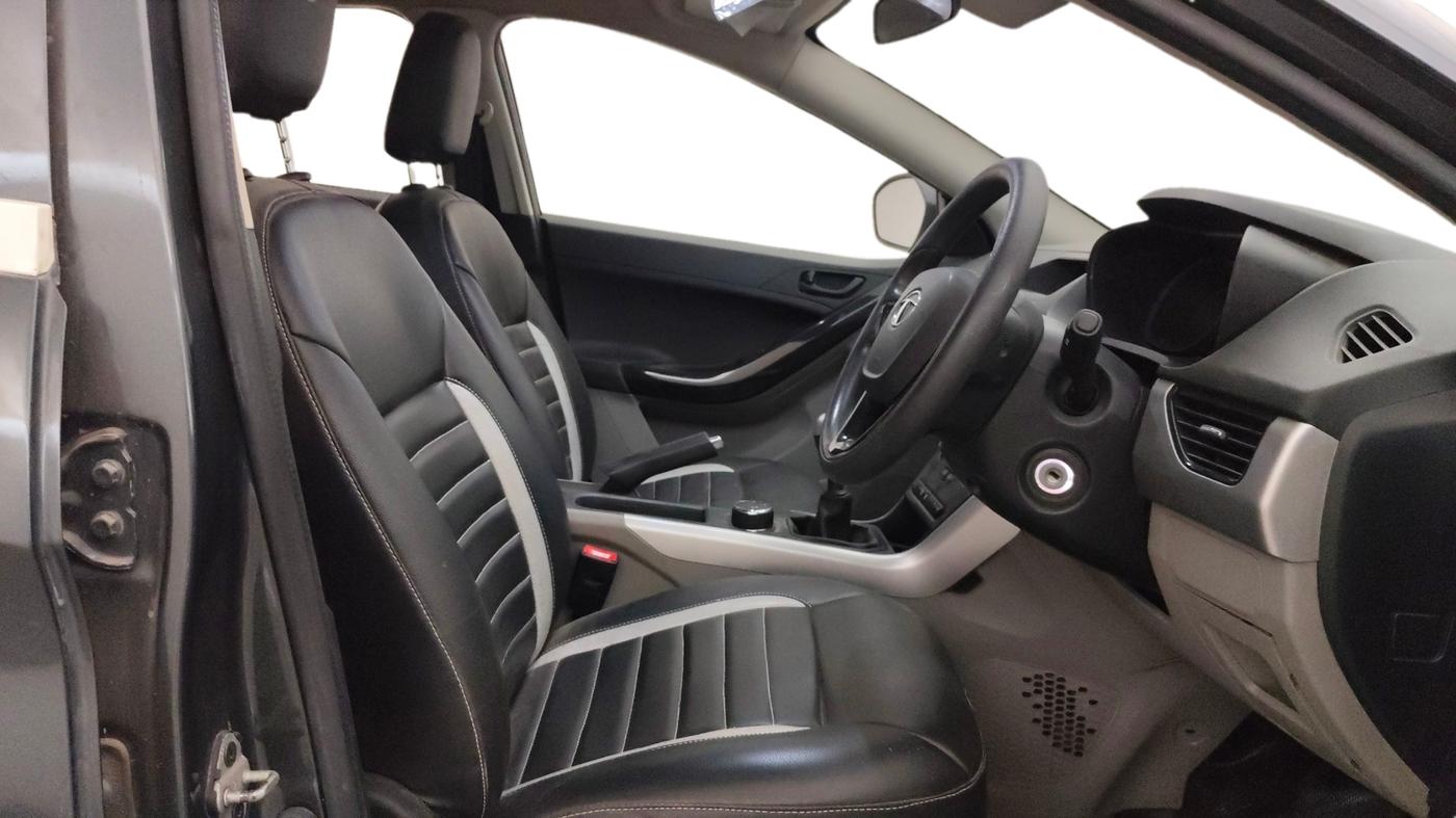 2018 Tata NEXON XM PETROL, Petrol, Manual, 1,05,844 km, Right Side Front Door Cabin