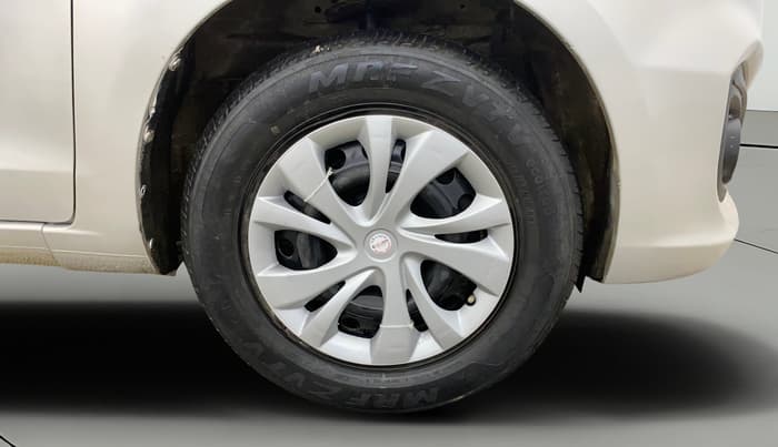 2016 Maruti Ertiga VXI CNG, CNG, Manual, 89,844 km, Right Front Wheel
