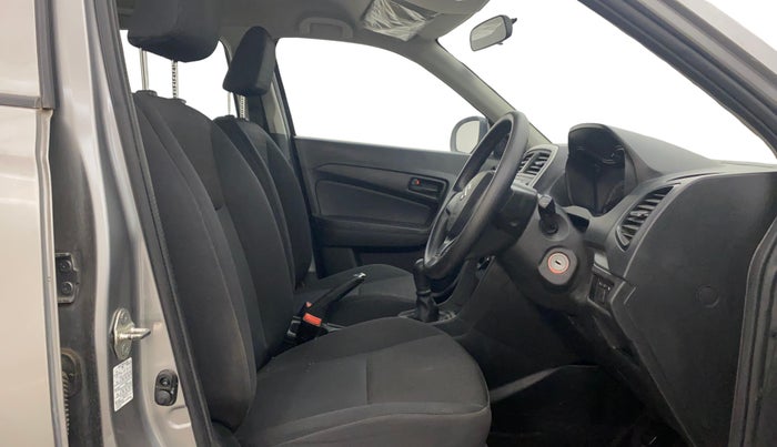 2022 Maruti Vitara Brezza LXI, Petrol, Manual, 60,594 km, Right Side Front Door Cabin