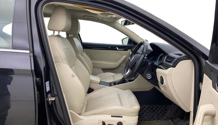 2016 Skoda Superb L&K 1.8 TSI AT, Petrol, Automatic, 70,037 km, Right Side Front Door Cabin