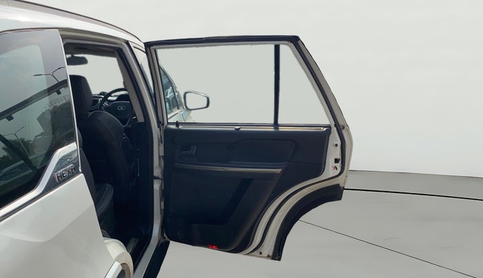 2017 Tata Hexa XTA 4X2 6 STR, Diesel, Automatic, 57,257 km, RHS Rear Door