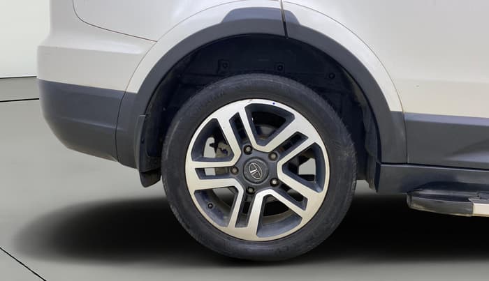 2017 Tata Hexa XTA 4X2 7 STR, Diesel, Automatic, 1,28,376 km, Right Rear Wheel