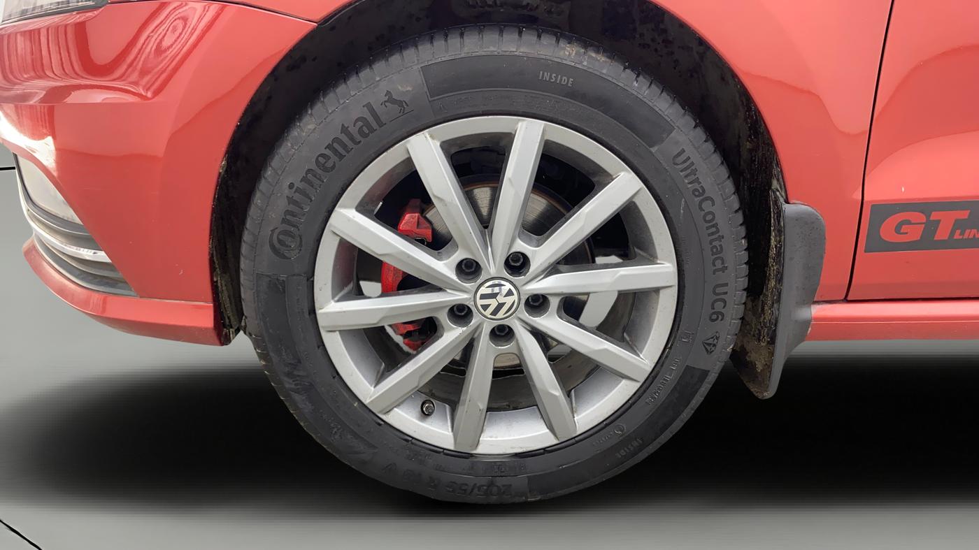 2019 Volkswagen Ameo HIGHLINE PLUS 1.5L AT 16 ALLOY, Diesel, Automatic, 1,11,009 km, Left Front Wheel