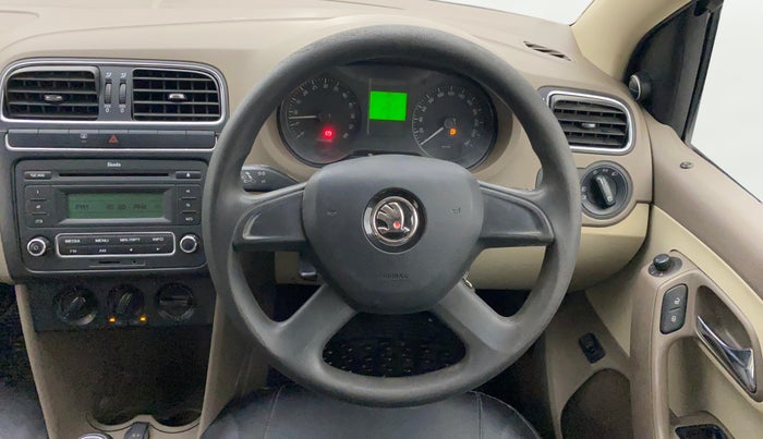 2013 Skoda Rapid AMBITION 1.6 TDI CR MT PLUS, Diesel, Manual, 1,04,812 km, Steering Wheel Close Up