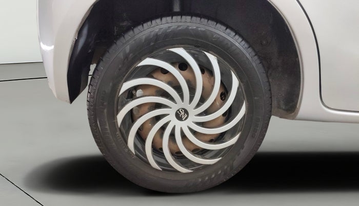 2013 Toyota Etios Liva GD, Diesel, Manual, 1,48,316 km, Right Rear Wheel