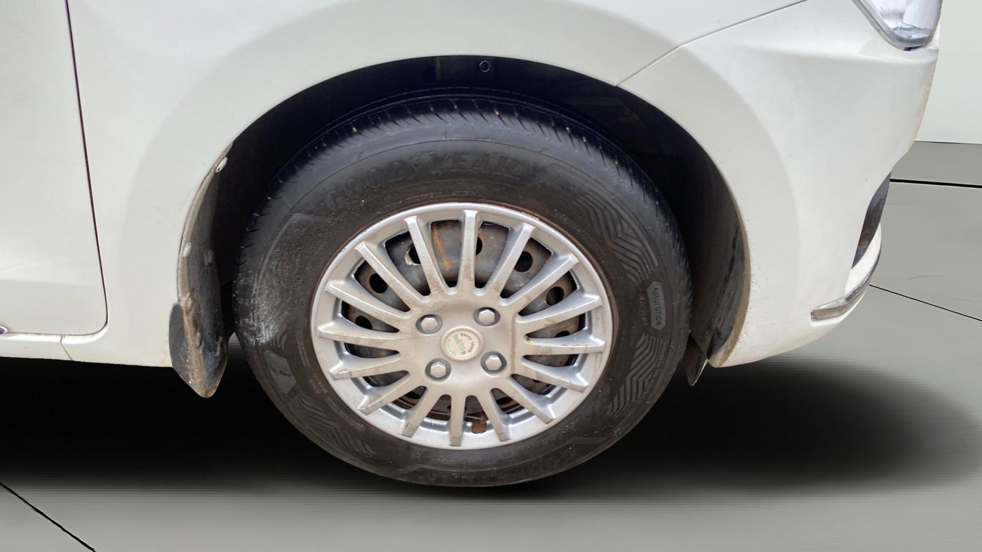2018 Maruti Dzire VXI AMT, Petrol, Automatic, 81,203 km, Right Front Wheel