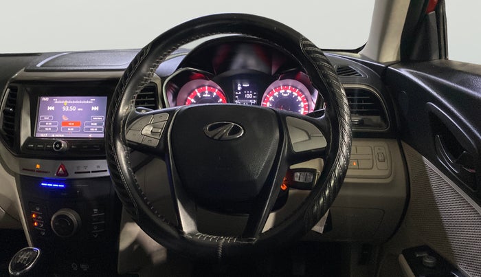 2020 Mahindra XUV300 W6 1.2 PETROL, Petrol, Manual, 33,270 km, Steering Wheel Close Up