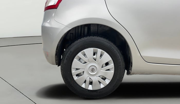2017 Maruti Swift LXI (O), Petrol, Manual, 29,045 km, Right Rear Wheel