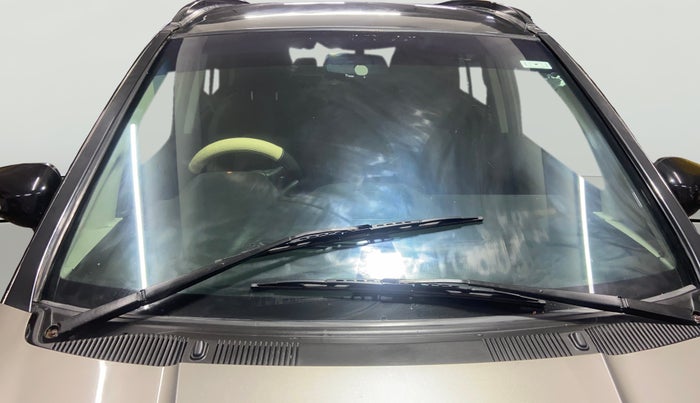 2017 Tata Hexa XT 4X2 7 STR, Diesel, Manual, 1,35,773 km, Front Windshield