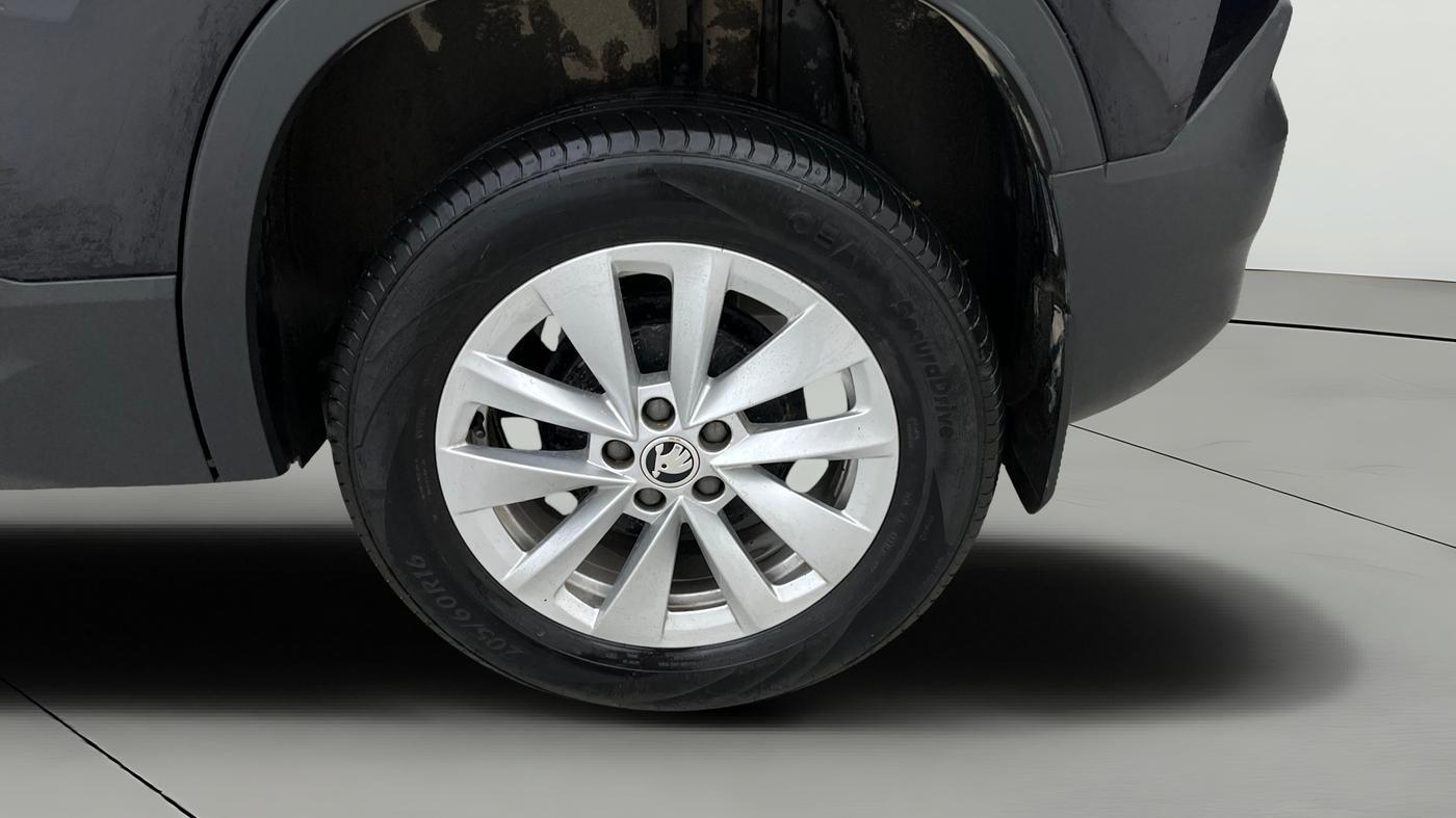 2025 Skoda Kylaq Signature Plus AT, Petrol, Automatic, 2,203 km, Left Rear Wheel
