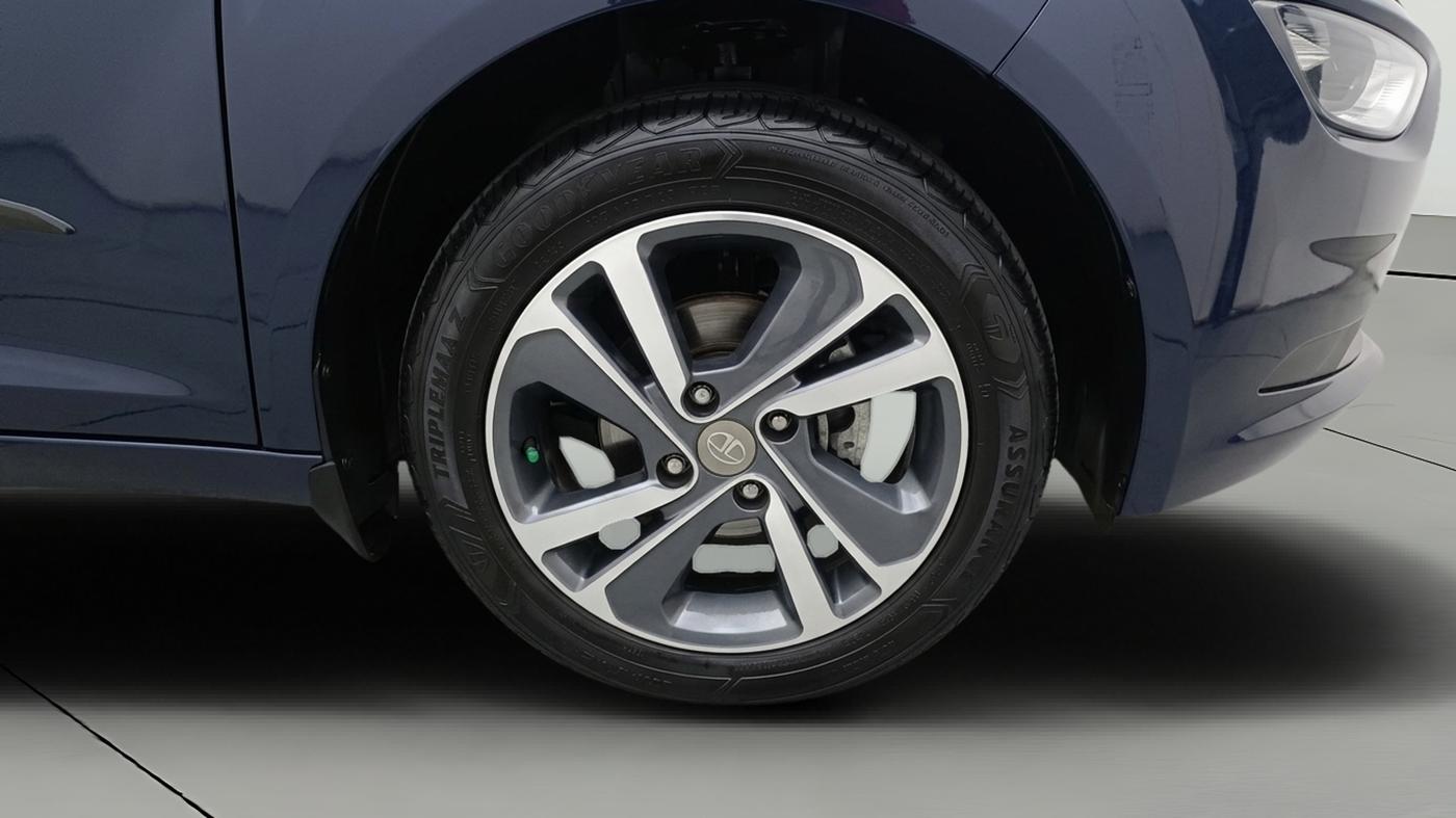 2022 Tata ALTROZ XZA PLUS, Petrol, Automatic, 53,183 km, Right Front Wheel