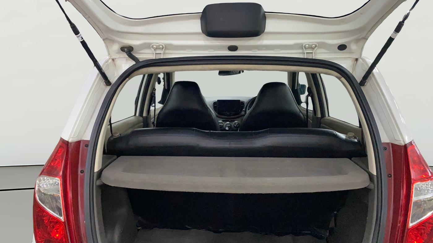 2014 Hyundai i10 SPORTZ 1.1, Petrol, Manual, 80,125 km, Boot Open Zoomed View