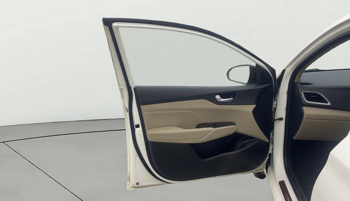 2017 Hyundai Verna 1.6 VTVT SX (O) AT, Petrol, Automatic, 39,750 km, LHS Front Door