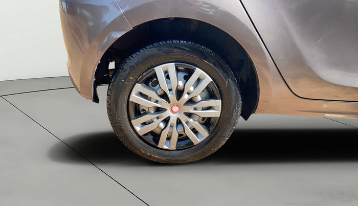 2016 Tata Tiago XT PETROL, Petrol, Manual, 1,09,603 km, Right Rear Wheel