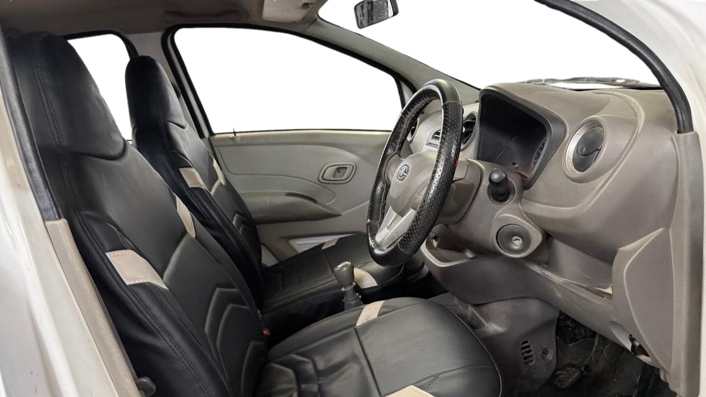 2016 Datsun Redi Go T (O), Petrol, Manual, 63,197 km, Right Side Front Door Cabin