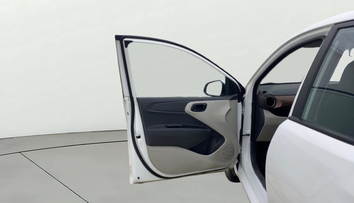 2022 Hyundai AURA S 1.2 CNG, CNG, Manual, 65,644 km, LHS Front Door