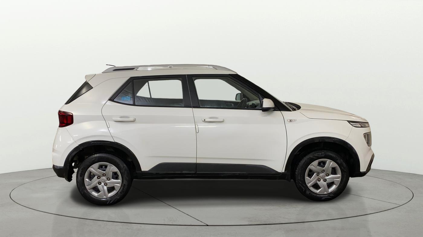 2019 Hyundai VENUE S 1.2, Petrol, Manual, 62,933 km, Right Side View