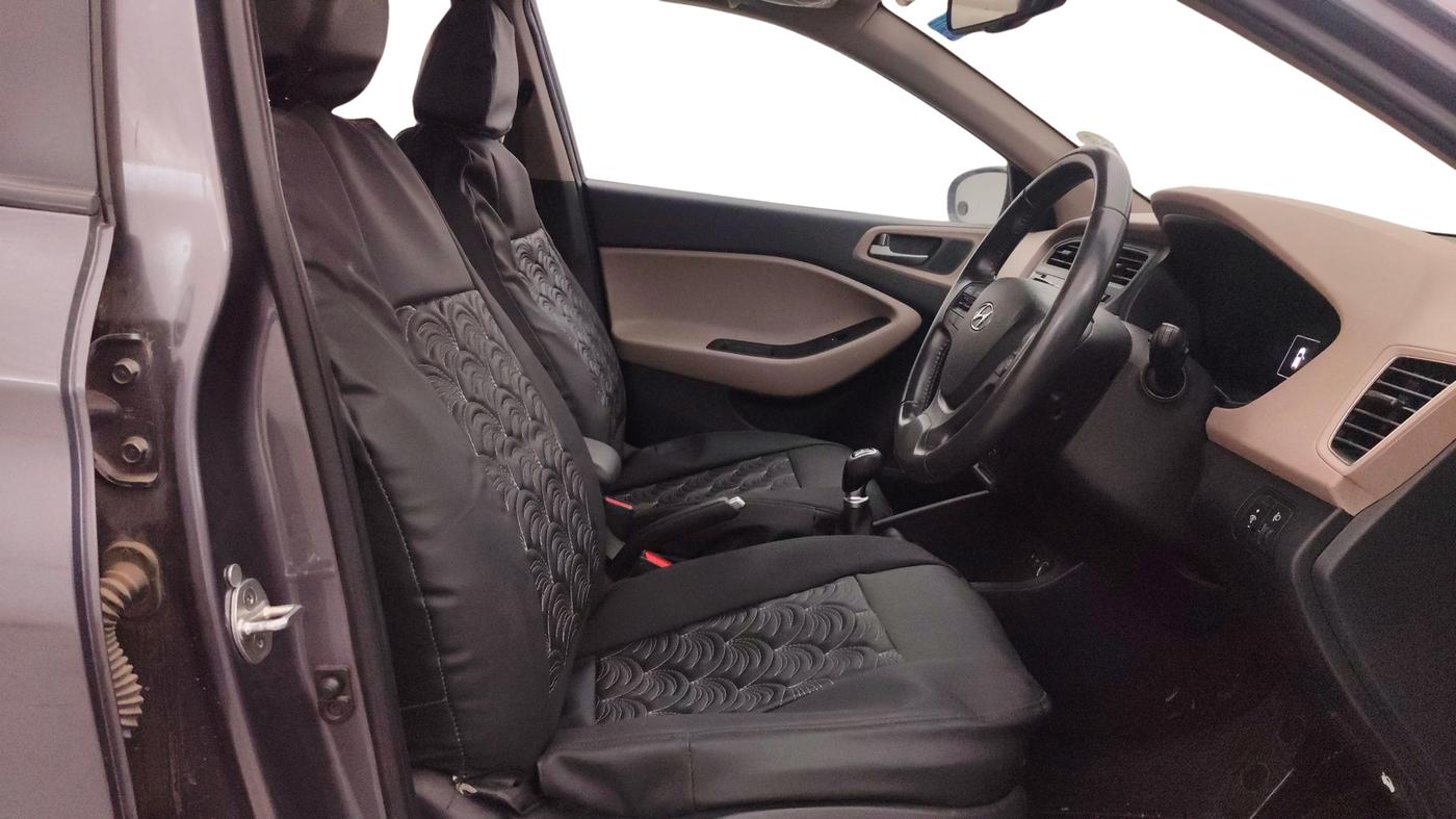 2016 Hyundai Elite i20 ASTA 1.2, Petrol, Manual, 1,03,459 km, Right Side Front Door Cabin