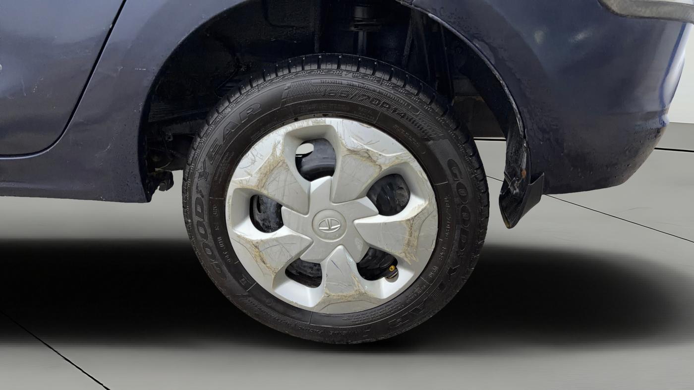 2022 Tata TIGOR XM CNG, CNG, Manual, 68,693 km, Left Rear Wheel