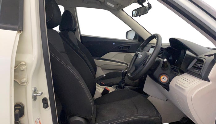 2021 Mahindra XUV300 W4 1.2 PETROL, Petrol, Manual, 29,450 km, Right Side Front Door Cabin