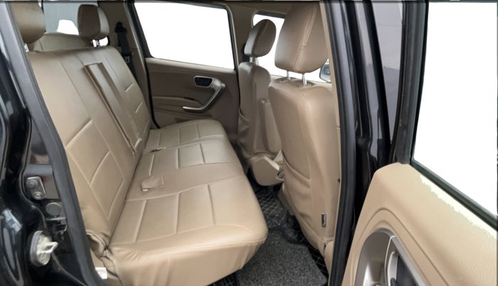 2023 Mahindra BOLERO NEO N10 R, Diesel, Manual, 44,266 km, Right Side Rear Door Cabin