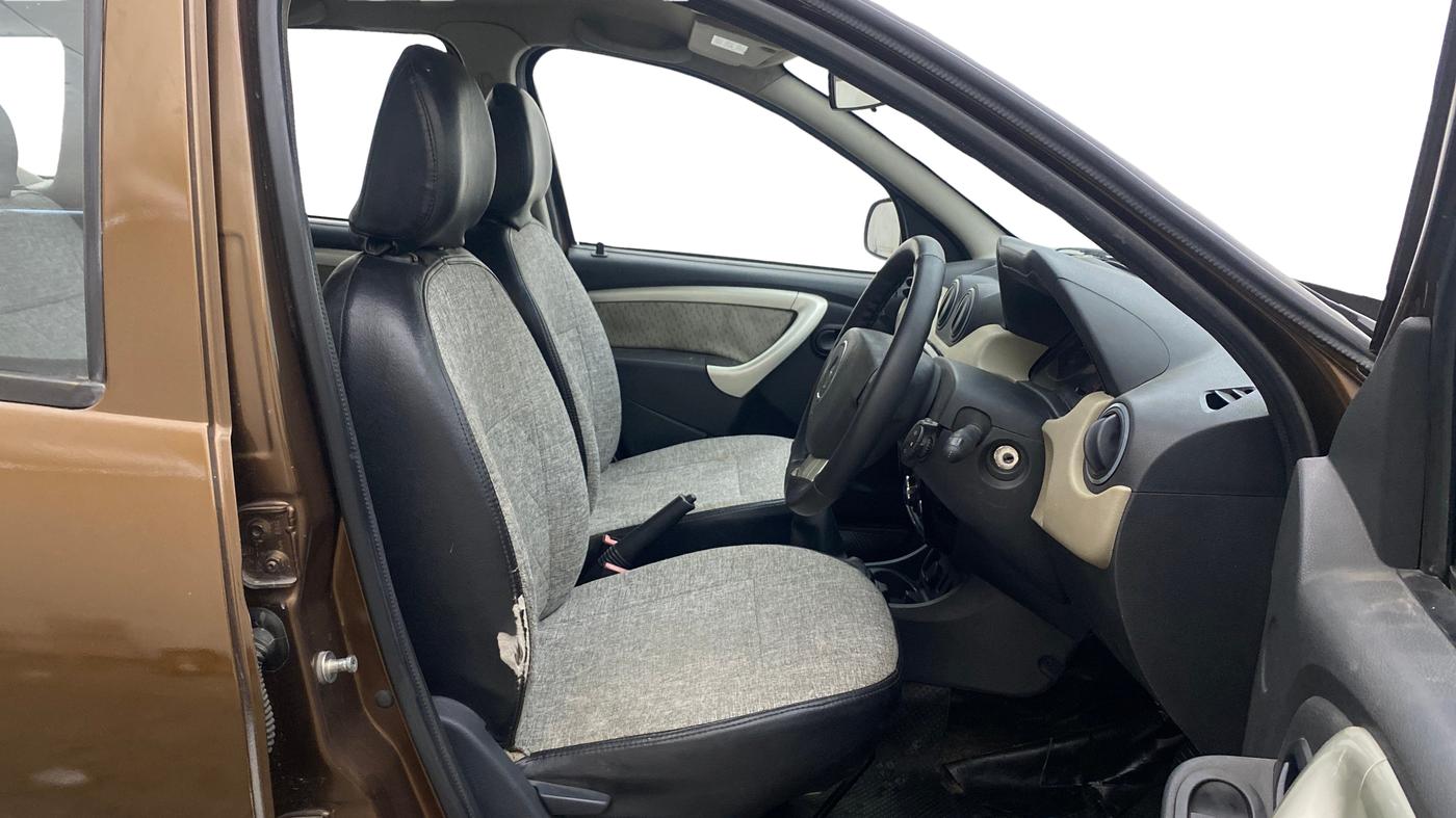 2014 Renault Duster 85 PS RXL DIESEL, Diesel, Manual, 1,08,670 km, Right Side Front Door Cabin