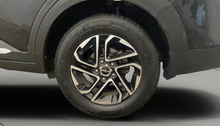 2022 KIA CARENS LUXURY PLUS 1.5 DIESEL AT 7 STR, Diesel, Automatic, 67,767 km, Left Rear Wheel