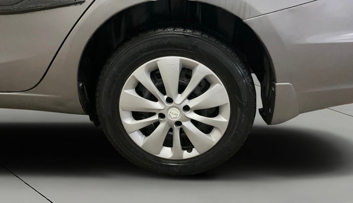 2015 Maruti Ciaz VXI+, Petrol, Manual, 67,224 km, Left Rear Wheel