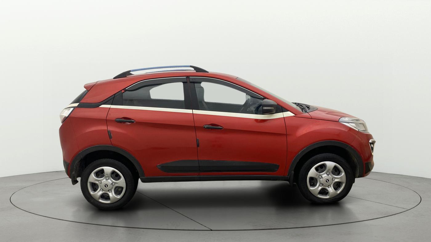 2018 Tata NEXON XM PETROL, Petrol, Manual, 71,164 km, Right Side View