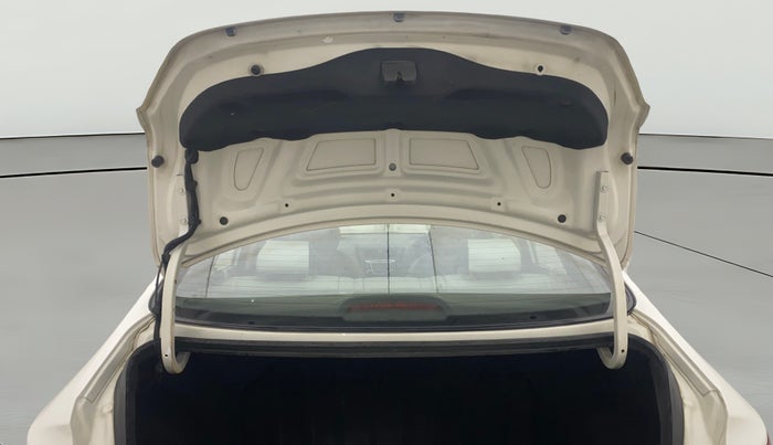 2014 Hyundai Verna FLUIDIC 1.6 CRDI SX, Diesel, Manual, 73,918 km, Boot Door Open