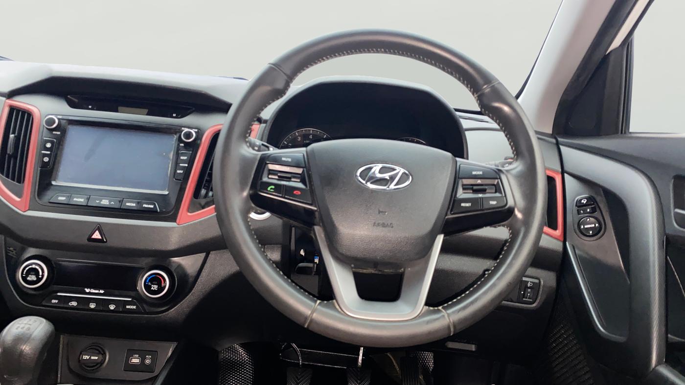 2016 Hyundai Creta SX PLUS  ANNIVERSARY EDITION 1.6 PETROL, Petrol, Manual, 41,588 km, Steering Wheel Close Up