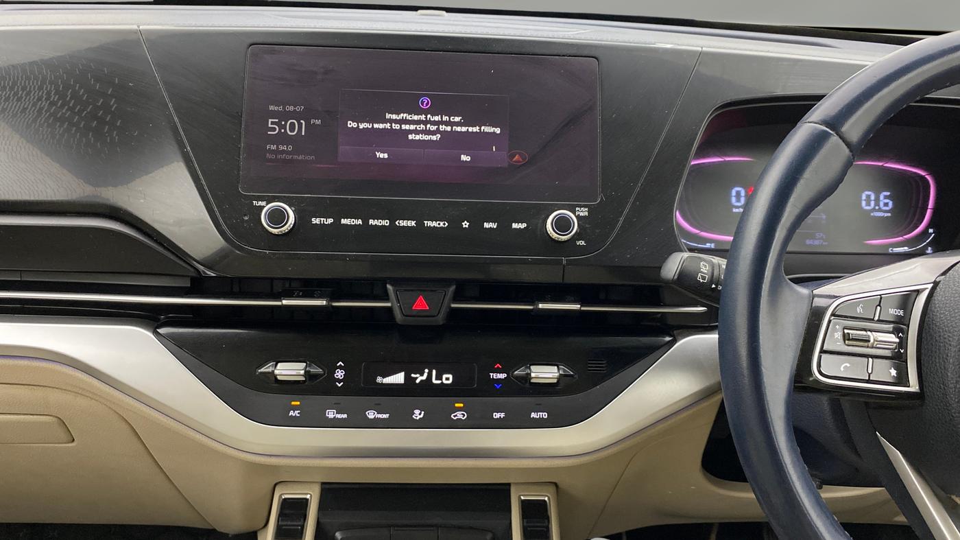 2022 KIA CARENS LUXURY 1.4 PETROL 7 STR, Petrol, Manual, 84,386 km, Air Conditioner