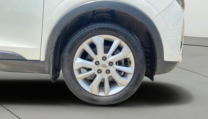 2020 Mahindra XUV300 W8 1.5 DIESEL, Diesel, Manual, 17,802 km, Right Front Wheel