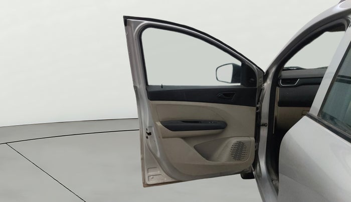 2022 Renault TRIBER RXE MT, Petrol, Manual, 39,452 km, LHS Front Door