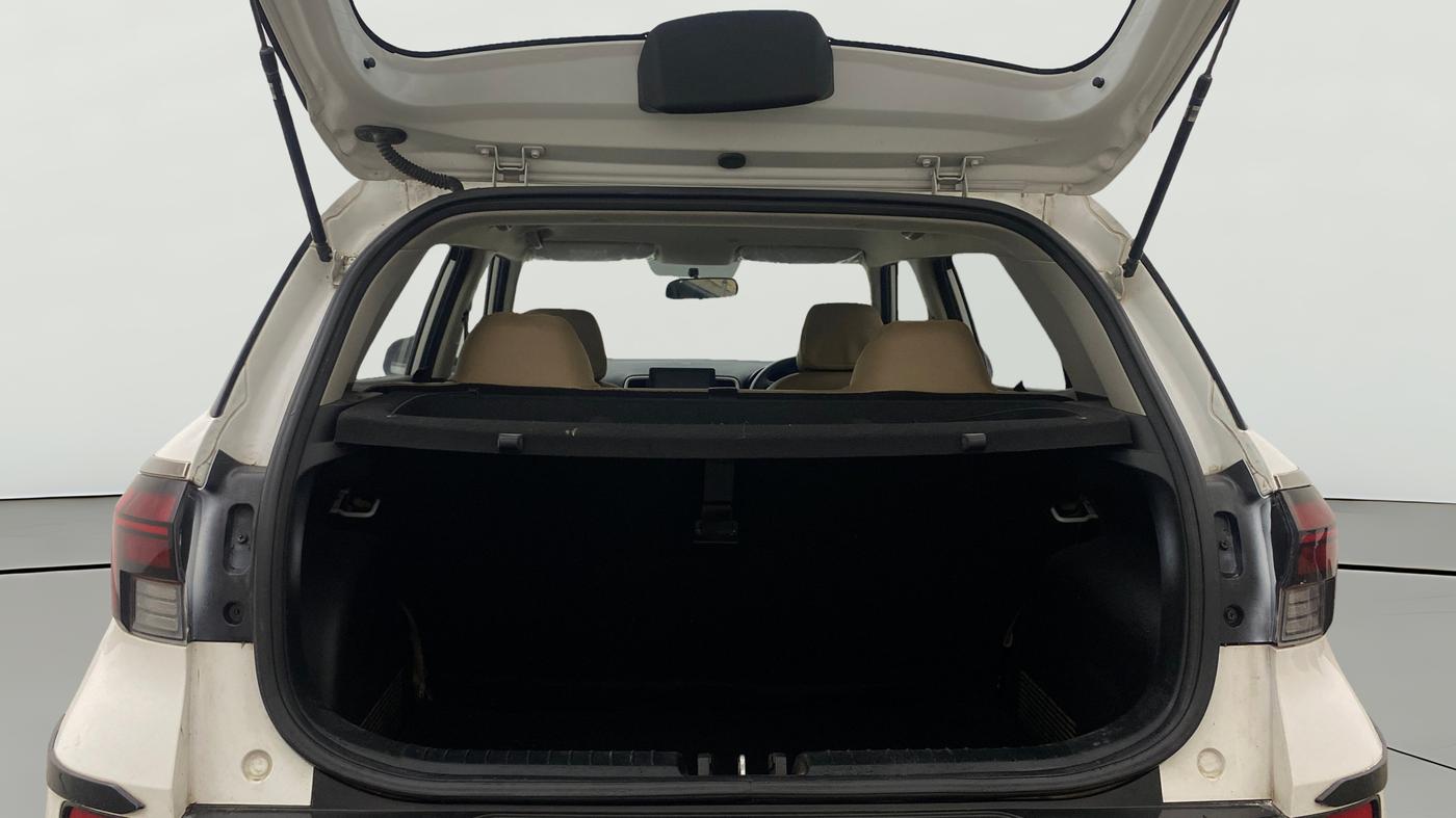 2022 Hyundai VENUE S 1.2, Petrol, Manual, 29,500 km, Boot Open Zoomed View
