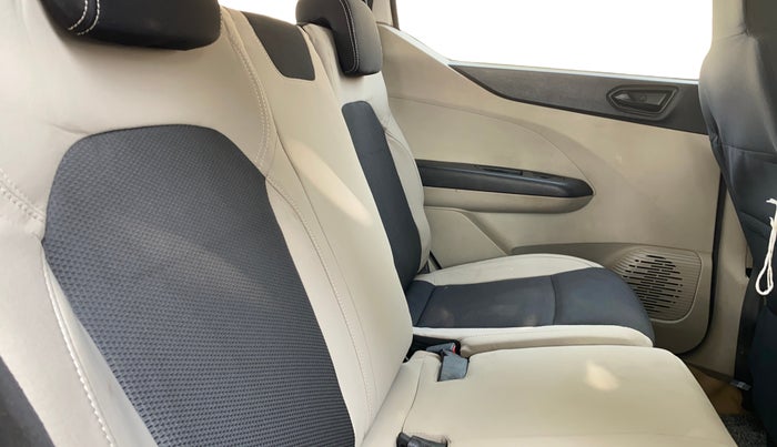 2020 Renault TRIBER RXT, Petrol, Manual, 61,393 km, Right Side Rear Door Cabin