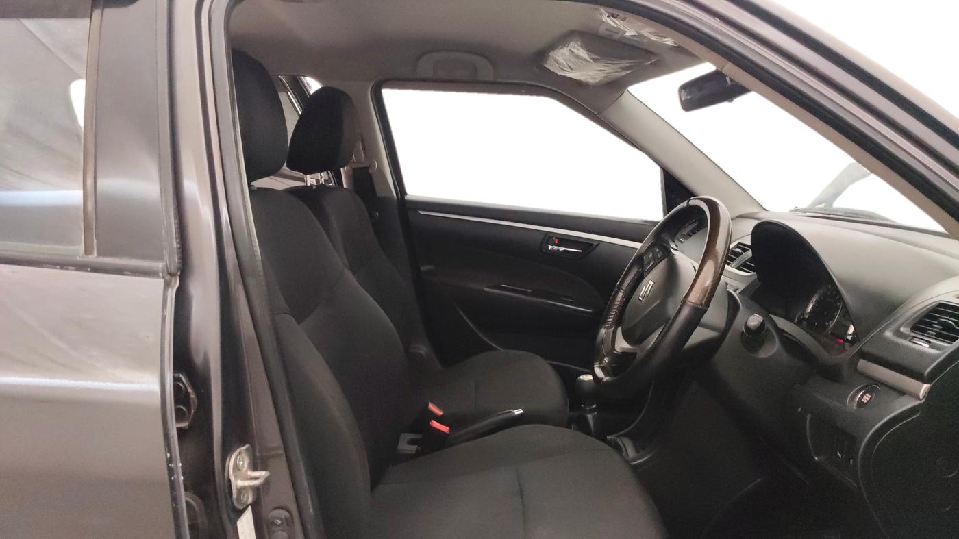 2016 Maruti Swift ZXI, Petrol, Manual, 61,365 km, Right Side Front Door Cabin