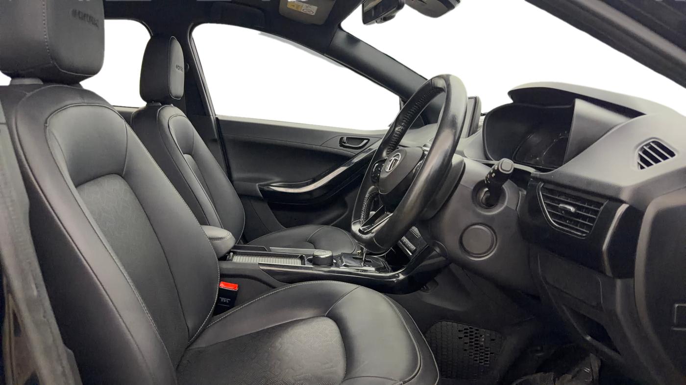 2022 Tata NEXON XZA PLUS (PREMIUM) PETROL DARK EDITION, Petrol, Automatic, 78,786 km, Right Side Front Door Cabin