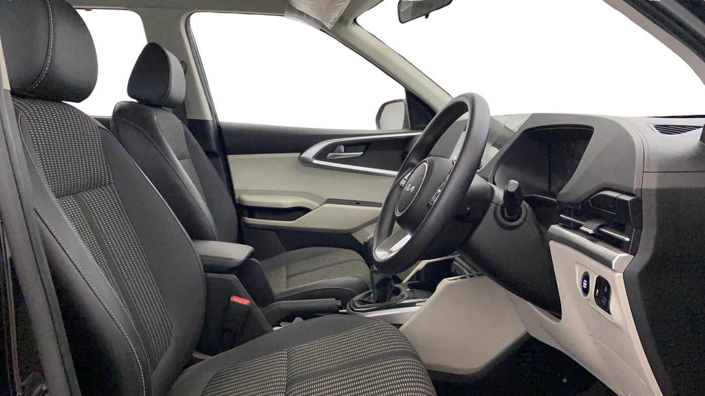 2022 KIA CARENS PRESTIGE PLUS 1.4 PETROL 7 STR, Petrol, Manual, 21,288 km, Right Side Front Door Cabin
