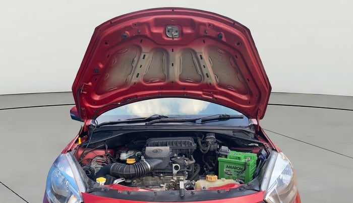 2018 Tata Tiago XZA PETROL, Petrol, Automatic, 1,38,852 km, Open Bonet