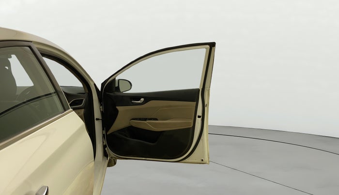 2019 Hyundai Verna 1.6 VTVT SX O, Petrol, Manual, 47,209 km, RHS Front Door