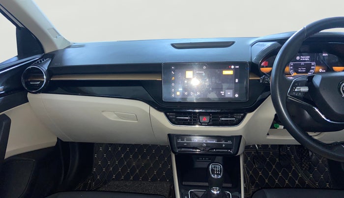 2022 Skoda SLAVIA STYLE 1.0L TSI MT, Petrol, Manual, 47,716 km, Air Conditioner